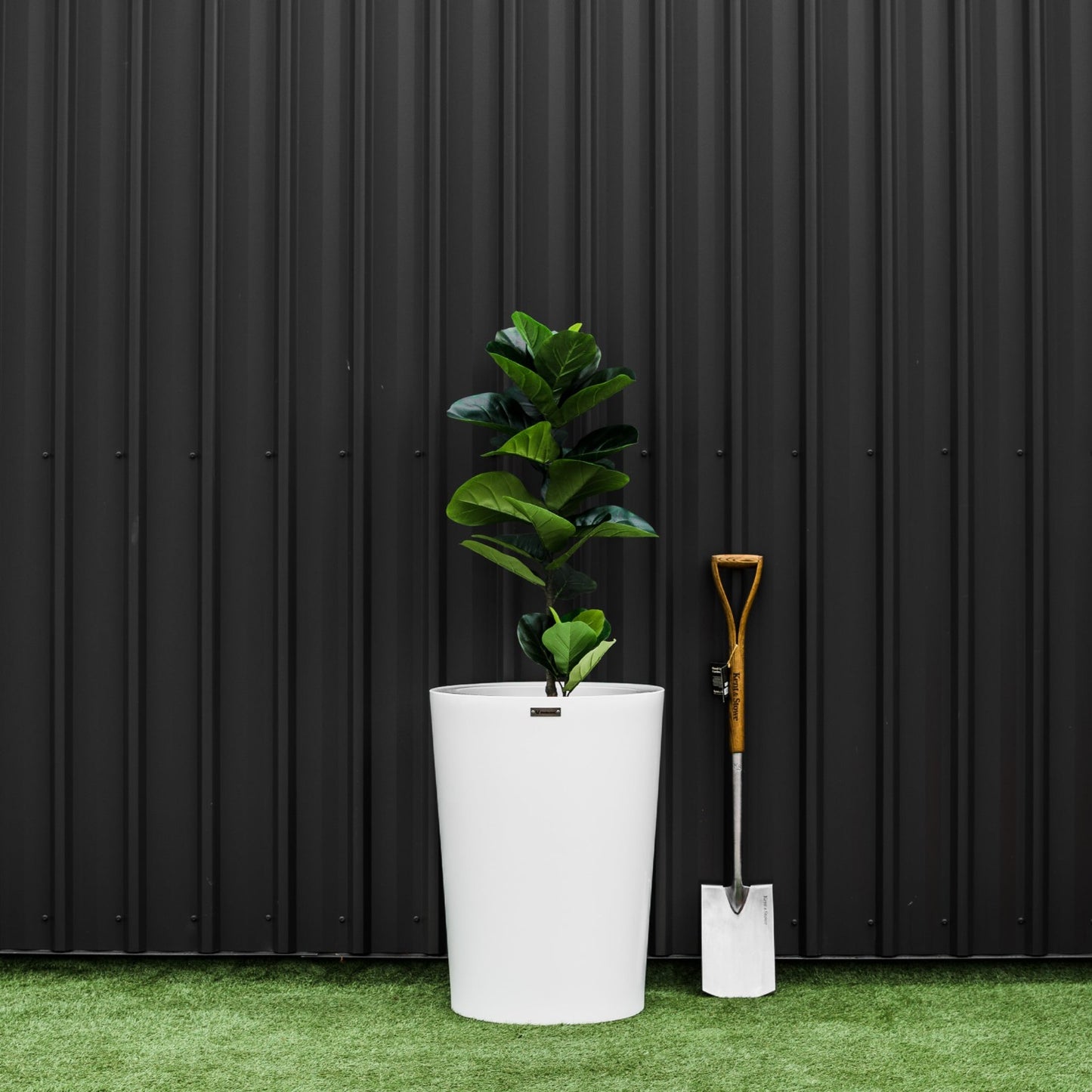 White planter. White pot plant. White planter pot.